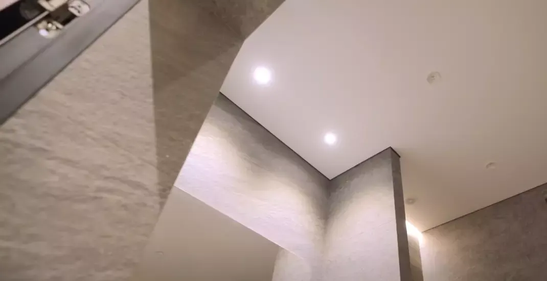 Парящий натяжной потолок для ванной — Ноябрьск, Холмогорская, 1, фото 1